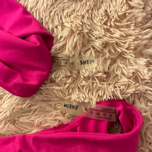 - Bikini - Picture 2 of 2